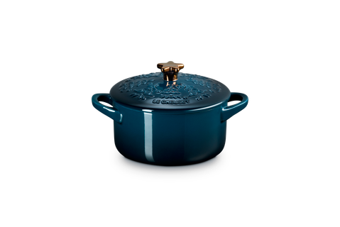 Le Creuset - Noël Collection Mini Cocotte with Gold Star Knob