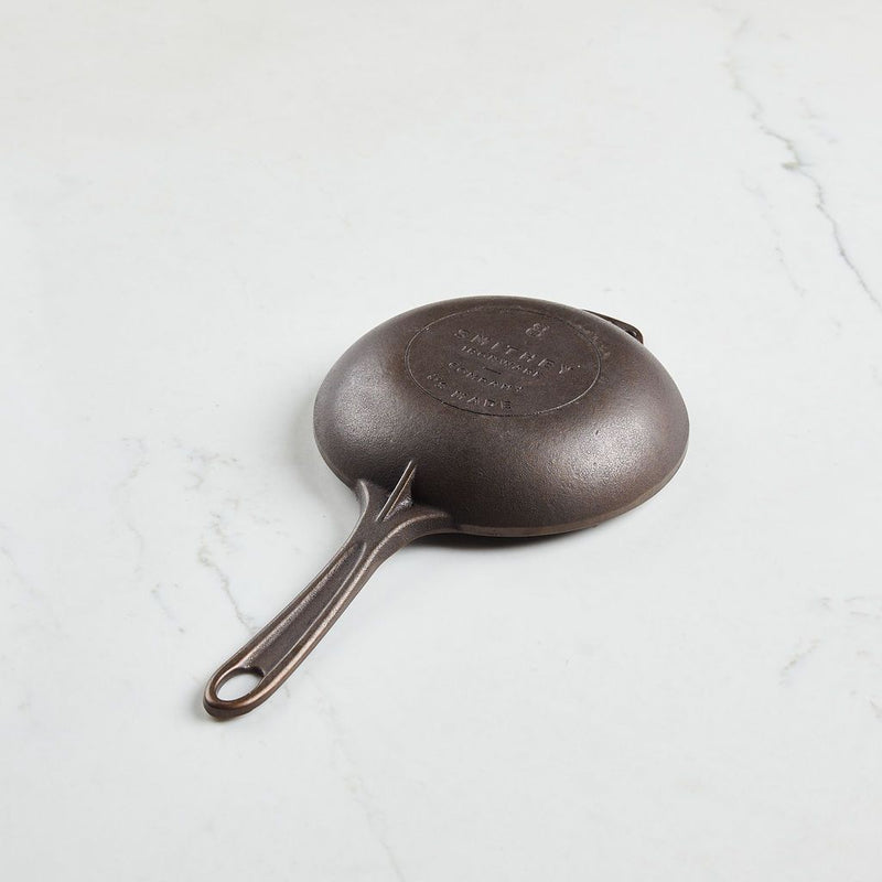 Smithey - NO. 8 CAST IRON CHEF SKILLET